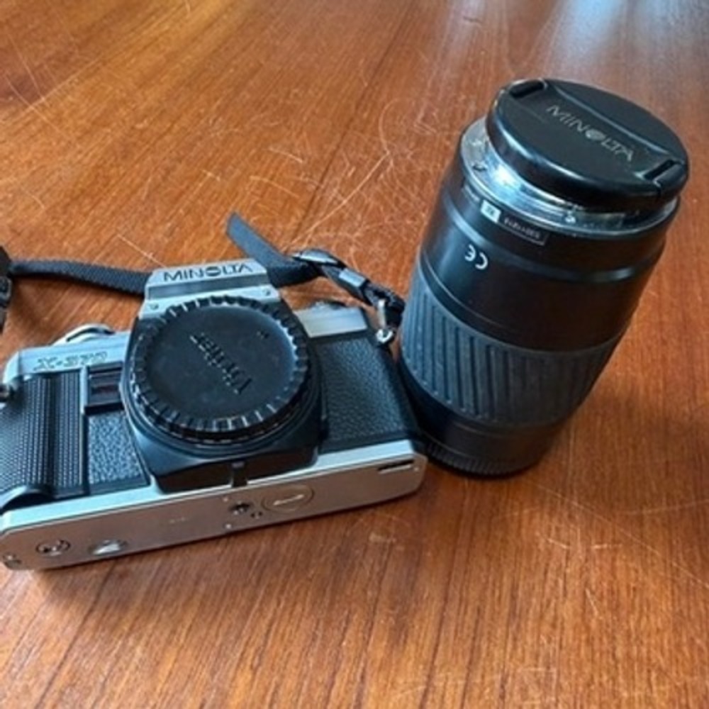 Minolta X-370 35mm SLR Film Camera Body & AF 75-300mm Macro Zoom Lens Non Tested